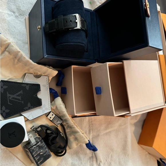 Practically New LV Horizon Tambour.. Mint Condition. - Picture 6 of 10